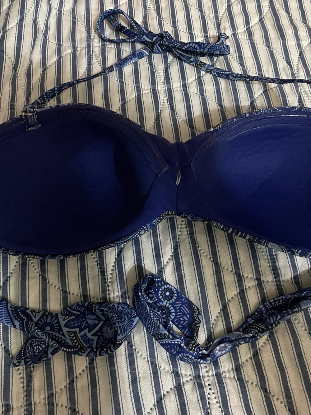 H&M Blue Paisley Halter Bikini Top - Picture 3 of 3